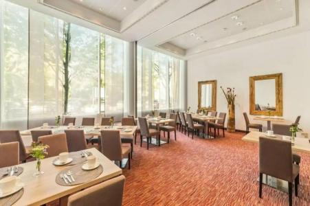 Park Inn by Radisson Dresden - 16