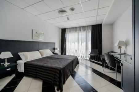 Executive Business - 68