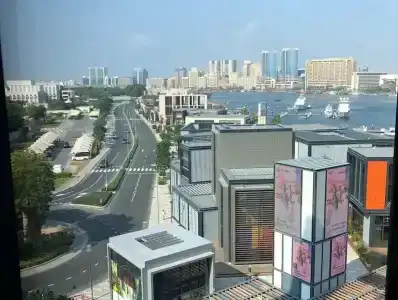 Canopy by Hilton Dubai Al Seef - 9