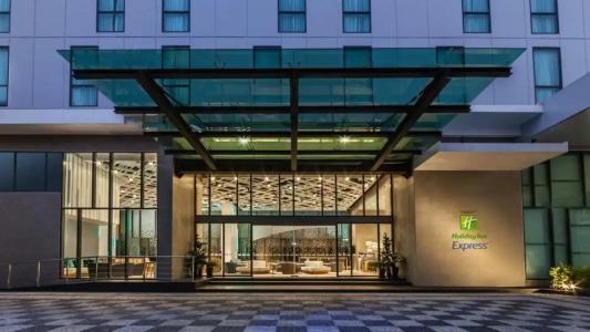 Holiday Inn Express Bangkok Soi Soonvijai, an IHG - 8