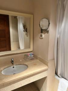 Continental Plaza Beach Resort - 84