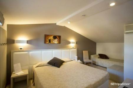 Artemisia Palace - 32