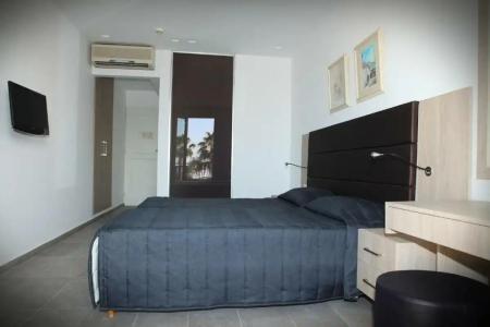 Dionysos Central - 83