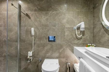 B Business & Spa - 53