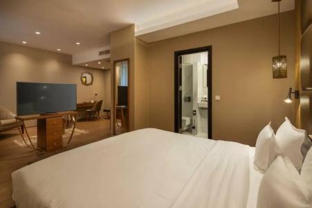 Continental Budapest - 90