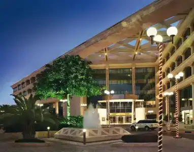 Mövenpick Grand Al Bustan Dubai - 9
