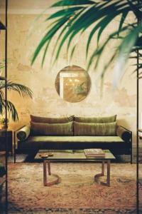 Shila Athens - 83