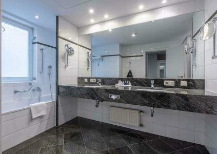 Radisson Blu Schwarzer Bock Wiesbaden - 69