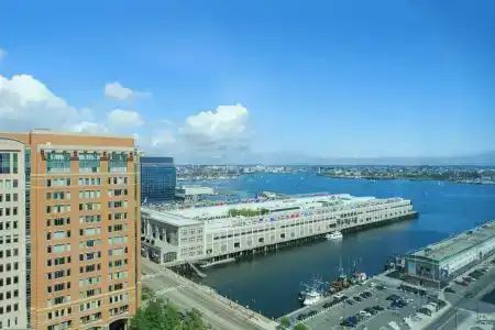 Renaissance Boston Seaport - 3