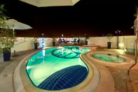 Howard Johnson Bur Dubai - 6