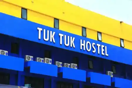 Tuk Tuk Hostel - 0