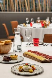 Radisson RED Madrid - 39