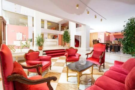 Acropolis Ami Boutique - 9
