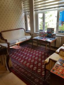Tulip House - 81