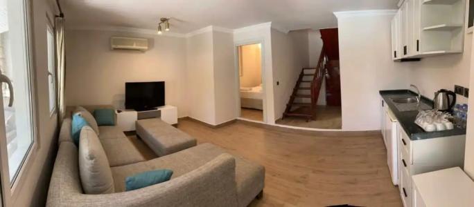 Moonshine & Suites - 71