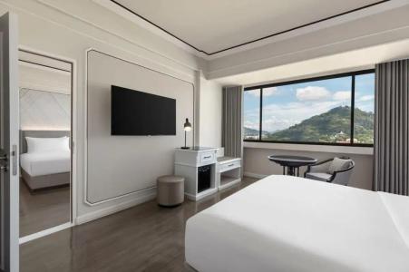 Courtyard by Marriott Phuket Town - 38