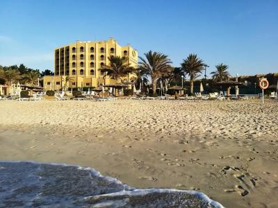 Sharjah Carlton - 84