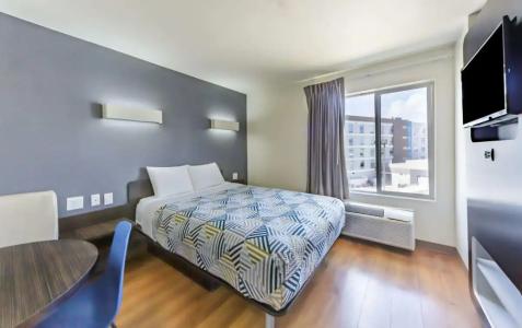 Motel 6-Laredo, TX - Airport - 18