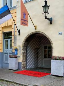 Three Crowns Residents - 28