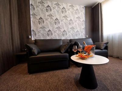 Best Western Premier Le Patio des Artistes Wellness Jacuzzi - 65