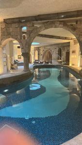 Village Cave House - 9