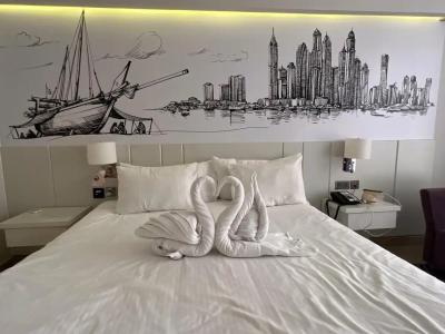 Mercure Dubai Barsha Heights Suites - 12
