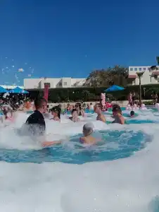 Ivy Cyrene Island Resort - 4