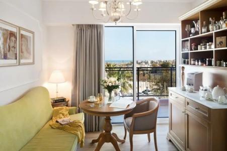 Legacy Gastro Suites - 77