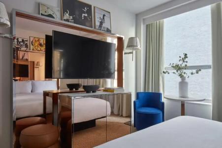 Mondrian Park Avenue - 56