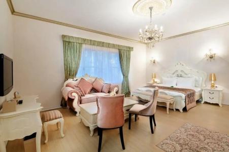 Elegance East - 92