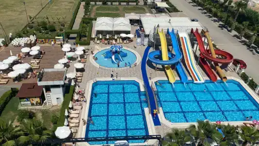 The Lumos Deluxe Resort & Spa - 16