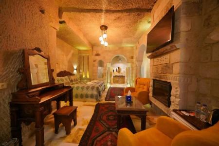 Shoestring Cave House - 63