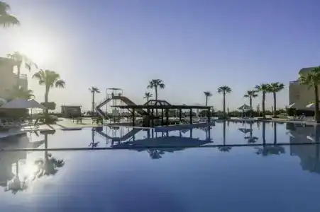 Ivy Cyrene Island Resort - 63