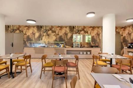 Rafaelhoteles Piramides - 51
