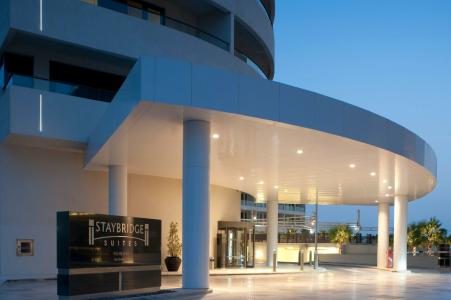 Staybridge Suites Yas Island Abu Dhabi, an IHG - 7
