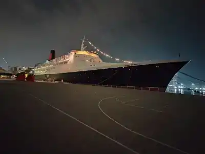 Queen Elizabeth 2 - 93