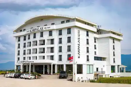 Karpalas City & Spa