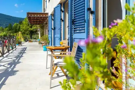 Apart M.S. KATUNJANIN - 97