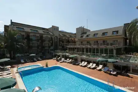 Ambassador Plaza - 99