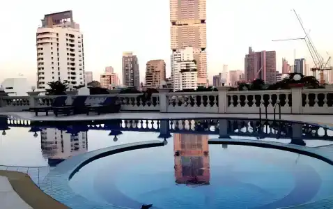 Hope Land Sukhumvit 24 - 5
