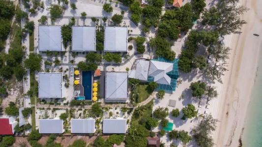 Long Set Resort - 98