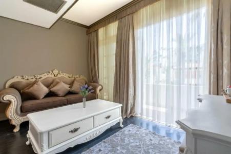 Elegance East - 96
