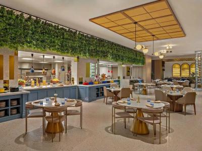 Novotel Abu Dhabi Al Bustan - 10