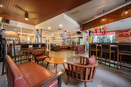 Ruamchitt Plaza - 38