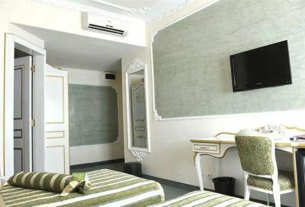 Queen's Astoria Design - 48