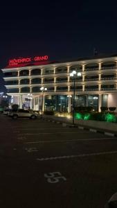 Mövenpick Grand Al Bustan Dubai - 7