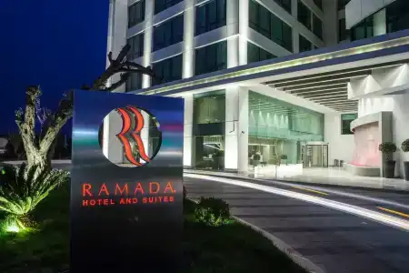 Ramada & Suites by Wyndham Izmir Kemalpasa - 4