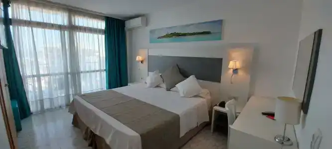 Amic Miraflores - 94