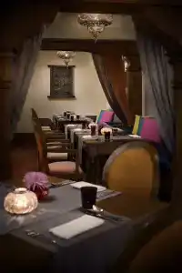 Mövenpick & Apartments Bur Dubai - 74