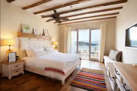 Unique-Boutique Class - Adults Only - 2